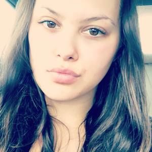 Meet your Posher, Destinee